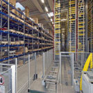 Центральные склады хранения центра логистики с более чем 10000 местами для складирования.